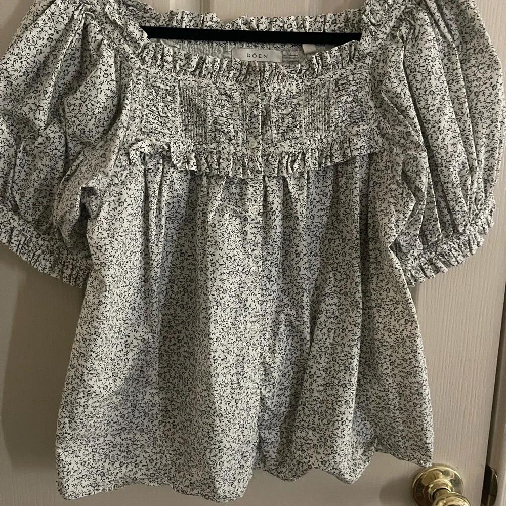 Dôen Floral Smocked Puff-Sleeve Top